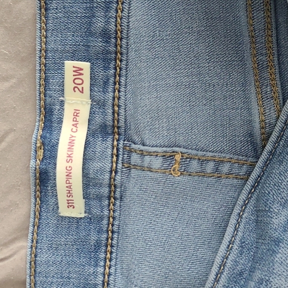 Capris - Picture 2 of 3